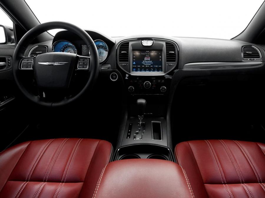  Chrysler 300C S 2011 года  (фото 9 из 10)